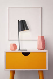 laurie lumiere luminaire eclairage lampe a poser lampe de chevet noire laquee lampe de chevet chevet noir laurie lumiere