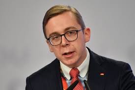 Außerdem absolvierte sie eine von der ihk zertifizierte ausbildung zum projektmanager sowie ein. Amthor Rudert Zuruck Naturlich Geht Grosste Gefahr Von Rechtsextremisten Aus