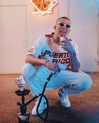 But the pair weren't officially spotted together until. Bad Bunny Https Familytron Com Bad Bunny Bunny Fashion Bunny Wallpaper Bunny Outfit