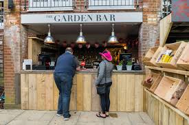The duke of kent attracts a mixed crowd of young professionals and families. The Duke Of Kent Ealing Pub And Restaurant Image Gallery