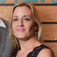 Leslie Bott's Instagram, Twitter & Facebook