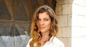 Vittoria e fabrizio sono arrivati insieme a villa medici a roma, location dei globi d'oro 2018, e hanno posato per i fotografi presenti. Vittoria Puccini E Fabrizio Lucci A Taormina Con Amore