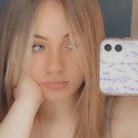 ava hamilton (@avaaviolett)