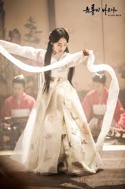 한복(韓 服)은 한민족의 전통의상을 말한다. í•œì˜ˆë¦¬ í•œë³µì§¤ ìŠ¤í€˜ì–´ ì¹´í…Œê³ ë¦¬