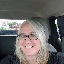 Lorie Roe's Instagram, Twitter & Facebook