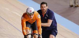 Baanwielrennen is een bijzonder spannende en spectaculaire discipline in de wielersport. Trotse Bondscoach Hugo Haak Mooi Dat Baanwielrenners Deze Erkenning Krijgen Wielerflits