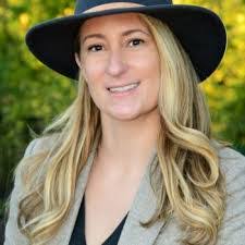 Amanda Wendling's Instagram, Twitter & Facebook