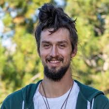 Sean Liston's Instagram, Twitter & Facebook