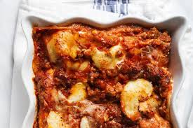 Sweet Sausage And Three Cheese Lasagna Saltandwind Com In 2020 Cheese Lasagna Recipe Cheese Lasagna Recipes