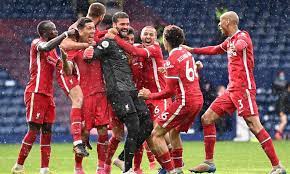 However, in the fourth and final minute of stoppage time, liverpool had a corner kick for a last gasp chance for a win and brought everyone into the box, including their goalkeeper, alisson becker. Bnivnwxi3xatwm