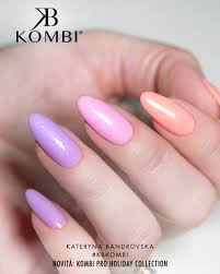 kb-school.com/percorso-unghie-completo Buongiorno a tutti! Barbara Donini  ci mette di buon umore con questo lavoro perfetto da riproporre a tutte le  clienti che amano i colori. Pastello multicolor per le ali fatate che
