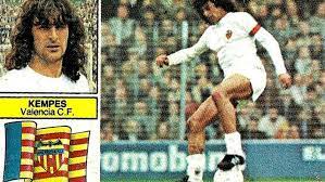 Mario alberto kempes chiodi (born 15 july 1954) is an argentine former professional footballer and manager who played as a forward. What Became Of Mario Kempes Laliga