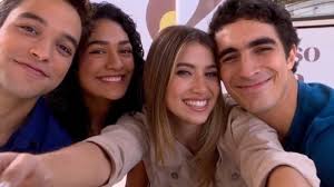 ¡'Al fondo hay sitio' vuelve a ser tendencia en redes! Curiosa foto de  'Crisly' y 'Jimlessia' enloquece a fans