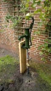 Der Brunnenbau Ist Ein Altes Traditionelles Handwerk In Zeiten Standig Steigender Brunnenbau Brunnen Bohren Gartenbrunnen Brunnen Garten Brunnen Bauen