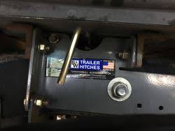 The best answers are submitted by users of turnoverball.com, wiki.answers.com and chacha. Troubleshooting Latch Pin On B W Gooseneck Hitch That Will Pull Out But Won T Rotate Etrailer Com