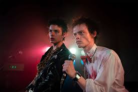 Мама-анархия, храни королеву! Дэнни Бойл снял сериал про Sex Pistols.  Впечатления смешанные - Газета.Ru