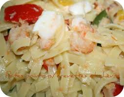 Pates Poivrons Crevettes Et Chevre Crevettes Tagliatelle Crevette Recette Italienne