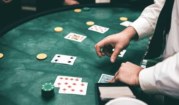 The Evolution of Live Dealer Games: Enhancing the Online Casino Experience