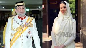 • tengku muhammad faris petra, sultan kelantan (born 6 october 1969, photo). Rihana Sah Dicerai Talak Tiga