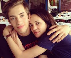 Asia argento continues to mourn the death of her boyfriend celebrity chef anthony bourdain by sharing a mix of quotes and photos to instagram. Asia Argento Accused Of Sexually Assaulting Jimmy Bennett