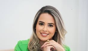 Vereadora Aline Barbosa propõe criação de ﻿Programa de Capacitação para  Mulheres em Situação de Vulnerabilidade, em Limoeiro
