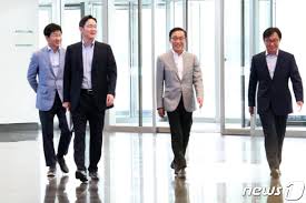 Maybe you would like to learn more about one of these? ì‚¼ì„±ì „ìž ì—°ì–´ì˜ ê·€í™˜ 8ë…„ì „ í‡´ì‚¬ 30ëŒ€ ìµœì—°ì†Œ ìƒë¬´ë¡œ ì»´ë°±
