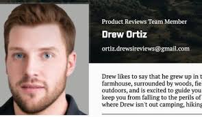 דרו אורטיז הוא כתב "ספורטס אילוסטרייטד" לענייני כדורעף. הוא לא באמת קיים