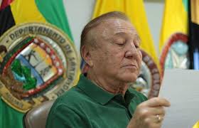 Jun 17, 2021 · a través de su cuenta de twitter, el alcalde de bucaramanga, juan carlos cárdenas rey, confirmó que la santandereana silvia corzo, quien actualmente se desempeña como directora de gobierno y gestión territorial del ministerio del interior, es la nueva alcaldesa ad hoc de la capital santandereana. Alcalde De Bucaramanga Creo Controversia Por Usar Como Ejemplo A Pablo Escobar