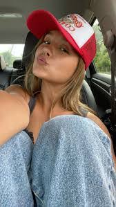 Janelle Salinas's Instagram, Twitter & Facebook