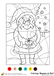 Objets déco tendance, ustensiles de cuisine, linge de maison, etc. Dessin A Colorier D Un Pere Noel Et D Un Cadeau