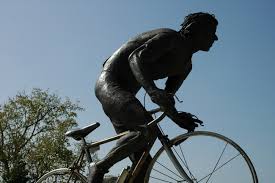 He was champion of portugal in six successive years. Monumento Ao Joaquim Agostinho Torres Vedras Guia Para Visitar Em 2021 Oguia