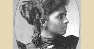 Sarah Gammon's Instagram, Twitter & Facebook