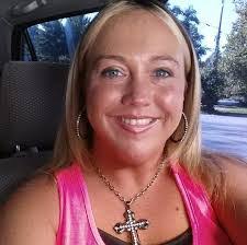 Laura Hoyle's Instagram, Twitter & Facebook