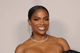 mictoss Song: “Love” by Keyshia Cole 🎤Ashanti 🎤Kandi Burrus 🎤Monica  🎤Ciara Who are you passing the mic to⁉️🤌🏽