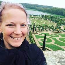 136 Lara Cornell: Art, Flowers, and Travel Adventures