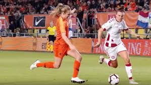 Dit is de opstelling van de oranjeleeuwinnen. Return Denemarken Nederland Live Op Tv In Wk Play Offs