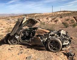 Pin By Jacques Ferrieux On Dream Cars Car Crash Super Cars Mclaren