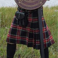 Matstånd, marknadsstånd och kläder säljs också inom det enorma mässområdet som under de dagarna blir ett skottland i miniatyr. Skotsk Kilt Svart Stewart Celticwebmerchant Com