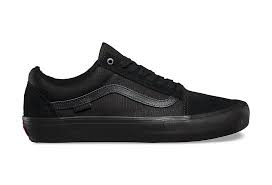 La old skool pro, une version haute performance du modèle old skool classique de vans, associe une tige en suède, en toile et en cuir, une bande de renfort simple, une semelle de propreté ultracush hd permettant au pied d'être le plus près possible de la planche tout en assurant un amorti optimal et. Vans Old Skool Pro Schuhe Schwarz Alltricks De