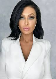 Jacqueline Summers's Instagram, Twitter & Facebook