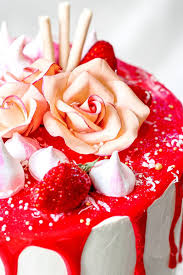 Layer Cake Vanille Fraise Un Gateau Delicieux Et Leger En 2020 Vanille Fraise Biscuits Moelleux Recette Gateau Fraise