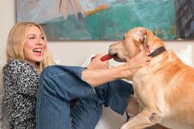 Ο κωστής μαραβέγιας έκανε το εμβόλιο κατά του κορωνοϊού και δεν έχασε το χιούμορ του Oi Goneis Ths Smaragdas Karydh Ekanan Bradinh E3odo Kai Diapistwsame Poso Moiazei Sth Mama Ths Marie Claire O Ti Exei Shmasia Gia Tis Gynaikes