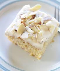 Gateau A L Ananas Moelleux Et Son Glacage Au Fromage Recette Alimentation Gateau Ananas Gateau Simple Et Facile