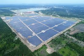 Dua kelemahan tenaga suria ialah : Largest Solar Park In Malaysia Starts Operation The Star