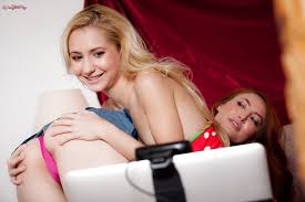 Lesbians Kendra James and Odette Delacroix face sitting for cunt eating -  Pichunter