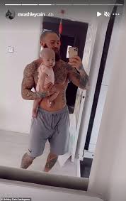 Has there been any updates on ashley cain's condition yet? Eotb S Ashley Cain Dances With Daughter Azaylia In Adorable Video Aktuelle Boulevard Nachrichten Und Fotogalerien Zu Stars Sternchen