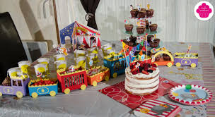 Les gâteaux apéritifs seront très vite consommés c'est bien ce qu'ils préfèrent. Emilie Sweetness Decoration Et Gateau D Anniversaire 2 Ans Theme Cirque Avec Les Recettes