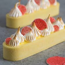 What Do You Think Of My Lemon Curd And Strawberry Tart It Has A Crisp Pastry Crust White Chocolate Strawberry G Lemon Tart Lemon Curd Chocolate Crust