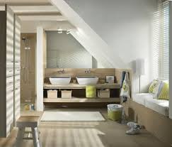 Ausgefallene Ideen Fur Badezimmer Mit Dachschrage Finden Sie Hier Badezimmer D Badezimmer Dachschrage Badezimmer Mit Schrage Kleines Badezimmer Im Dachboden