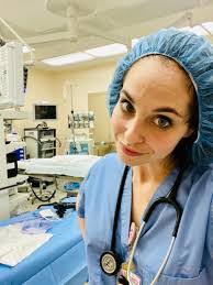 Robyn Lovell's Instagram, Twitter & Facebook